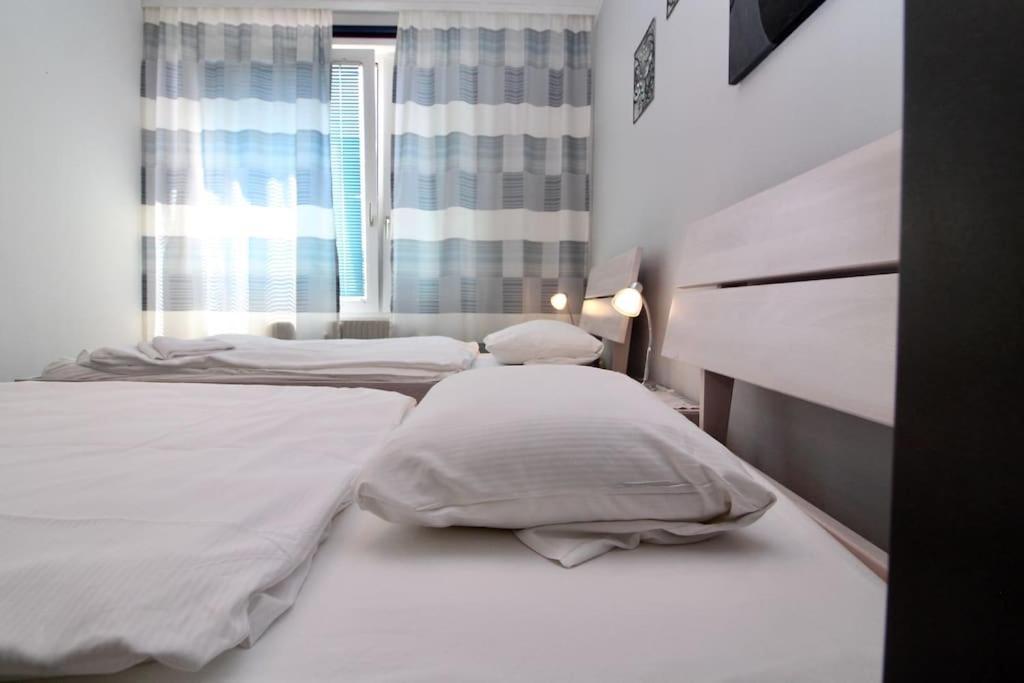 Cozy Apartment Free Parking Wenen Buitenkant foto