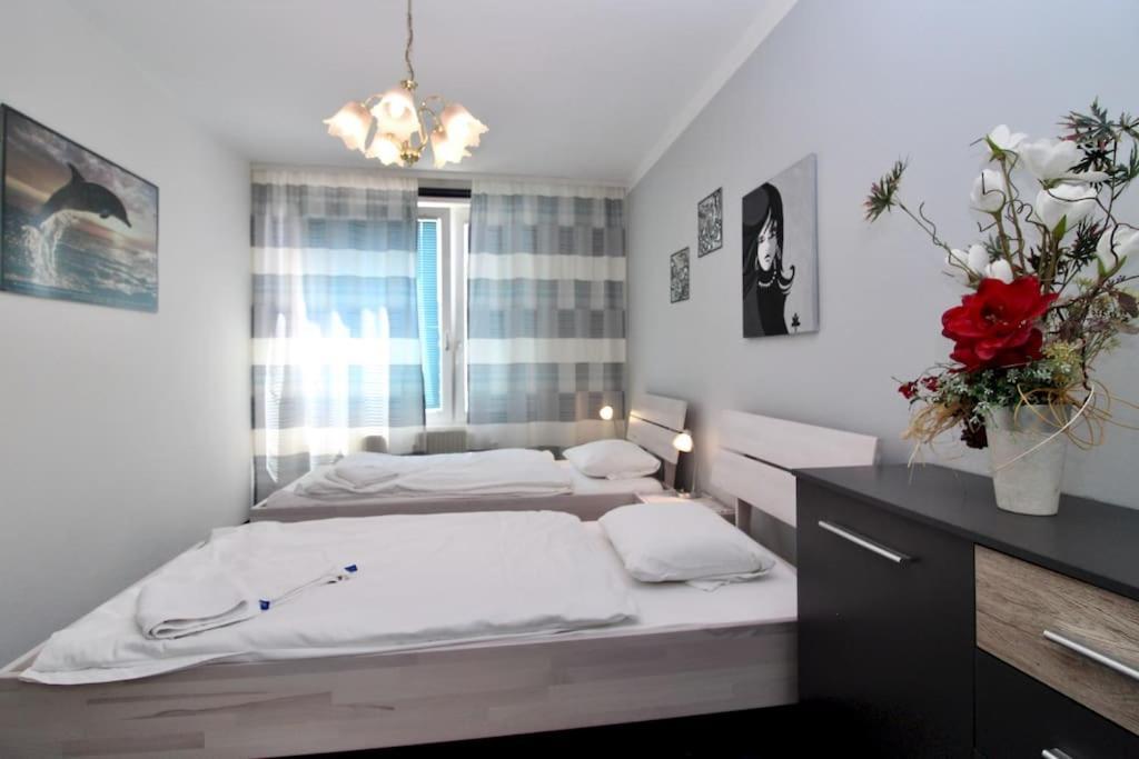 Cozy Apartment Free Parking Wenen Buitenkant foto
