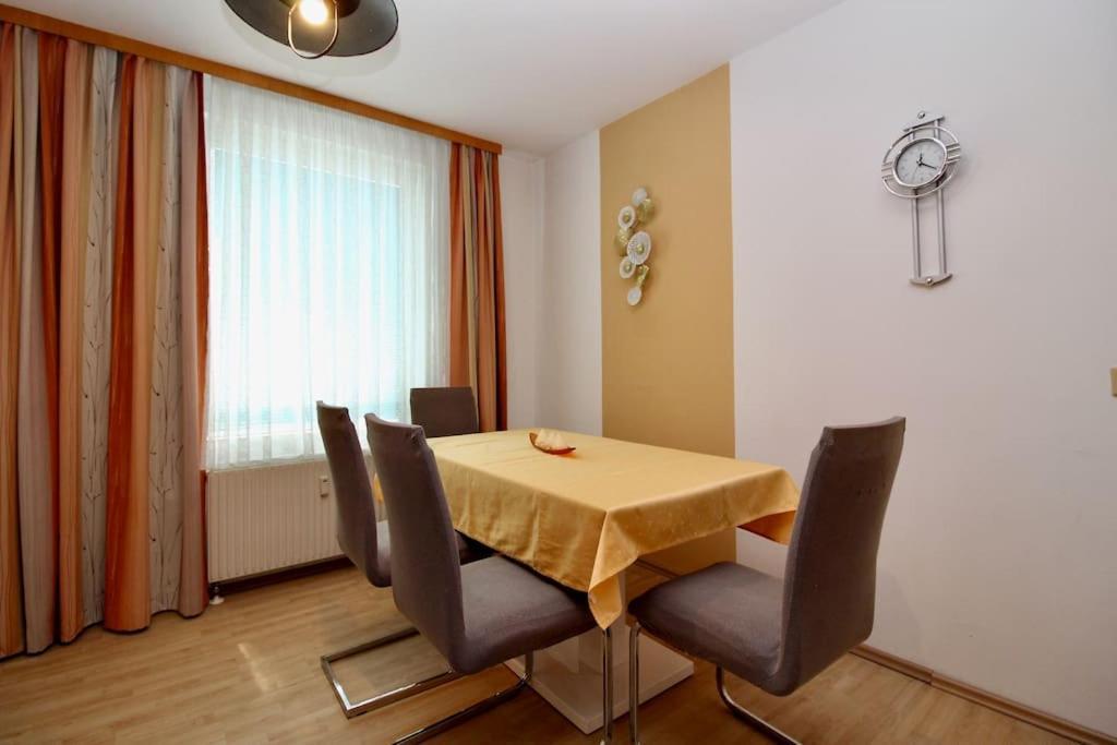 Cozy Apartment Free Parking Wenen Buitenkant foto